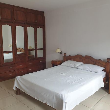 Palmont Commercial Self-Catering Apartments - Beau Vallon Бо-Валлон Екстер'єр фото